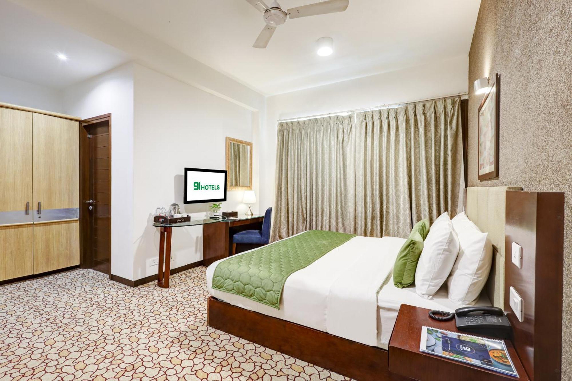 Hotel 91 Golf Course Road Gurgaon Esterno foto