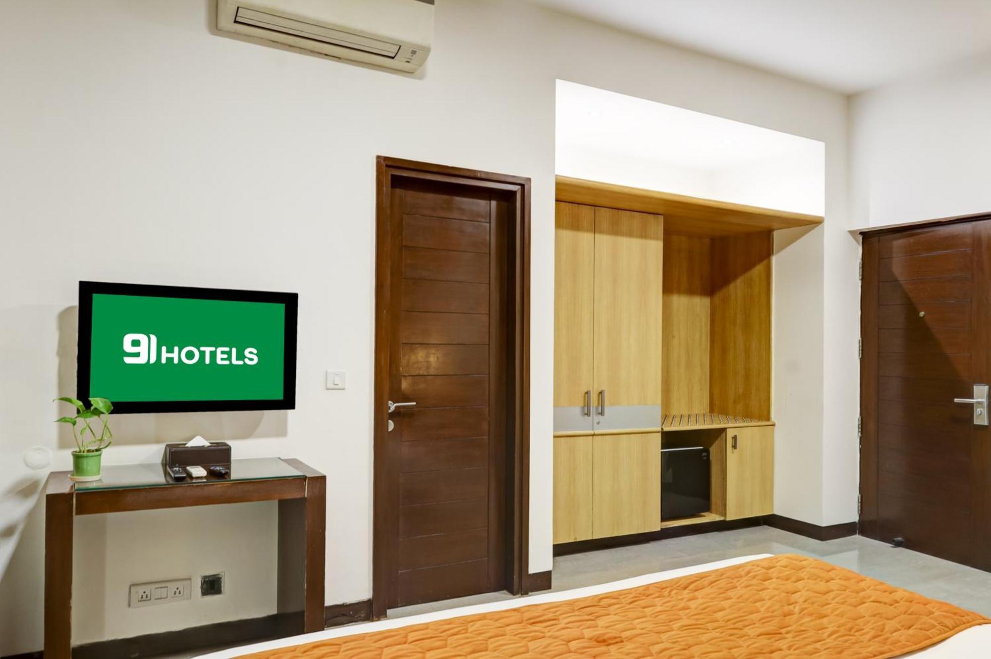 Hotel 91 Golf Course Road Gurgaon Esterno foto
